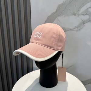 配防尘袋. Miumiu缪缪 新款订单款刺绣棒球帽大牌款超好搭配 赶紧入手