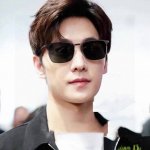 Gucci-2025新款男情女侣款太阳Ip电镀不永褪色 卖点 超轻有超弹性整幅眼镜无丝螺重要的是压不坏 镜片 高清龙尼镜片 型号 G5122