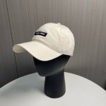 miumiu新款素色棒球帽 当下爆热的色系-街头感十足！ 潮流百搭，小红书种草，毒药 Get上你们的男朋友，一起Cool