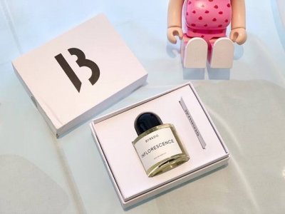 专柜品质 最爱之 Byredo 百瑞德 花序 百瑞德 花序 Inflorescence 前调 玫瑰 小苍兰 中调 木兰 铃兰 后调 茉莉 第一次闻到它的味道 感