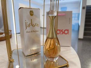 专柜品质 Dior 迪奥 J'adore Infinissime 真我香水 迪奥真我J'adore Dior香水系列的一款新香水， 年9月上市，新香水名为J'a