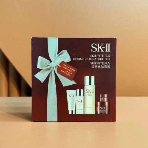 打起出货 Sk2小样五件套国内专柜版！内含：神仙水75Ml+多元面霜15G+眼霜2.5G+护肤洁面20G+神仙水30Ml。