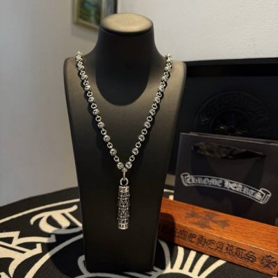 新款 专柜品质 Chrome Hearts克罗心 经典藤蔓爱心项链 十字架圆柱吊坠 凹凸造型不同的花纹设计风格 呈现出与众不同 十字架 童军花是克罗心的志 所以