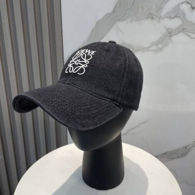loewe罗意威 新款 水洗做旧货牛仔布棒球帽 新推出洗水牛仔系列，休闲百搭 衣橱搭配神器