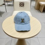 路易威登棒球帽 Louisvuitton新款Lv棒球帽，重工打造高端大气，百搭款男女通用！跑量！