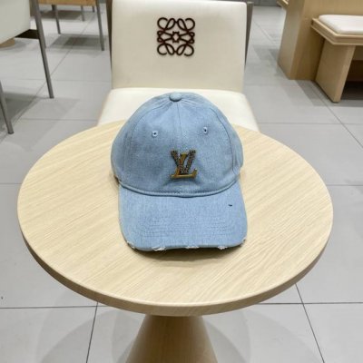 路易威登棒球帽 Louisvuitton新款Lv棒球帽，重工打造高端大气，百搭款男女通用！跑量！
