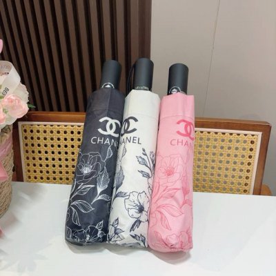 chanel 香奈儿 经典款 三折手开折叠晴雨伞 做工精细 气质 时尚 炒鸡好看！防紫外线 人手必备 ！