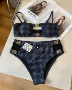 110￥P 新款分体对版五金适合多种场景的游泳衣♀海边 游泳池 温泉 水上乐园 漂流都可以内搭也完全可以 连体设计遮肉显高挑 腹部有点肉肉也不影响咱美美的 面料