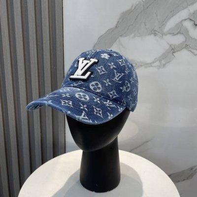 lv路易威登新款牛仔棒球帽 洗水牛仔风街头风十足 更符合现在时尚小哥哥小姐姐的Style，机场街拍超飒！