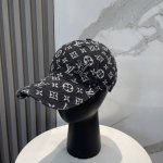 lv路易威登新款牛仔棒球帽 洗水牛仔风街头风十足 更符合现在时尚小哥哥小姐姐的Style，机场街拍超飒！