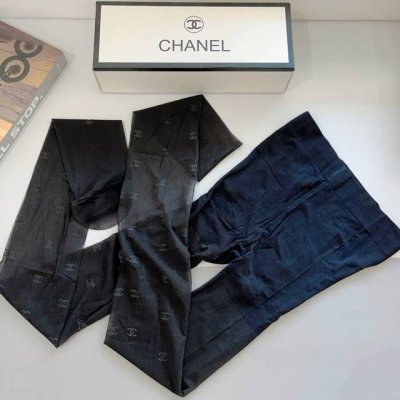 配包装 一盒1双 chanel 香奈儿 爆款经典胶印小Logo字母连裤袜 好看到爆炸 欧美大牌丝袜 潮人秋冬必备单品 潮人必备百搭款