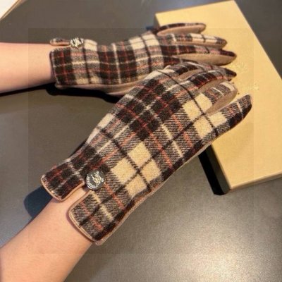 批90 巴宝莉Burberry 专柜新品羊毛手套，时尚手套，秋冬保暖加绒内里，经典格子，上手超舒适柔软、百搭！均码