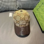 配盒子布袋，Gucci 古奇 经典原单棒球帽，小双g牛皮拼接，1:1开模订制，质量超赞！帽檐头层牛皮压花，质量极好！基础头围56，贴片可调节，专柜原版二色出货，
