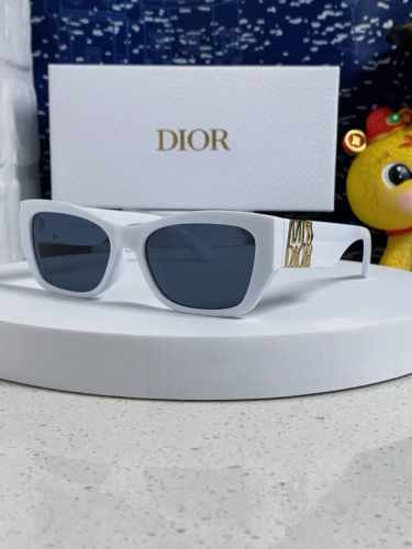Dior迪奥 2025新款墨镜女时尚摩登Missdior S1F粗框金标太阳镜