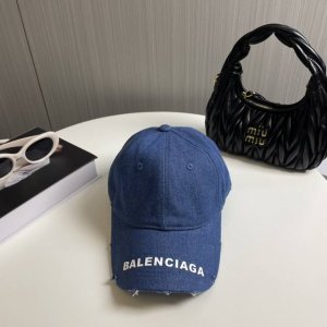 巴黎世家新款 水洗做旧牛仔布棒球帽 新推出洗水牛仔系列 休闲百搭 衣橱搭配神器