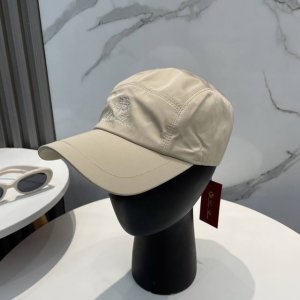 Loro piana 诺悠翩雅 专柜新款高版本棒球帽 大牌同步 超好出货 颜色做的太特别了 闭眼入 全是显白的颜色 男女同款