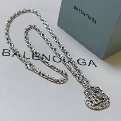 原单货新品 巴黎世家项链 Balenciaga 新款项链专柜一致 细节做工精细 每个细节流程到位 设计工艺精细 火爆款出货 设计独特 复古风格 巴黎世家项链