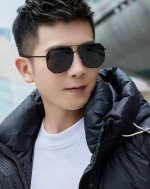Lv 男款炫彩飞行员偏光太阳镜 材质 高清尼龙加厚卡槽高清偏光镜片 无边框镜架颜型号 L98903