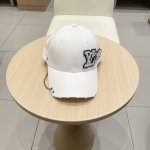 Lv路易威登高端潮牌春夏新款四季百搭男女个性时尚铁环显脸小鸭舌帽棒球帽子