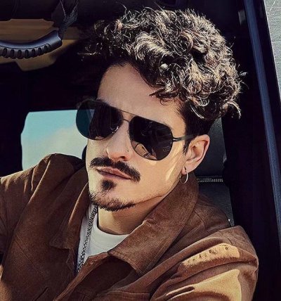 Gucci 2025新款男女情侣款太阳镜Ip电镀永不褪色 超轻超有弹性整幅眼镜无螺丝重要的是压不坏 高清尼龙镜片、精湛的工艺 原版材料 休闲大气不挑人的一款太阳
