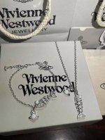 经典土星镶钻手链 Vivienne Westwood西太后土星手链 英国时装设计师，时装的朋克之母！时尚潮流风格，品质强大，超美的设计！简约大气刺绣Logo精致