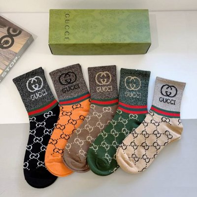 配包装 一盒5双 Gucci 古奇 新款长筒袜子，纯棉面料，潮人必备 ，Gucci 爆款，经典金丝双G，个性时尚百搭款，你值得拥有哦
