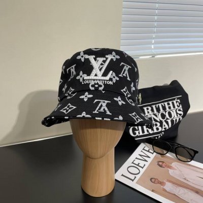 Lv渔夫帽新款路易威登满印渔夫帽 火爆出货 百搭单品随便搭配都很好看 质量超赞 时尚百搭
