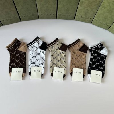 特P50配专柜包装 gucci（古驰）新款中短款堆堆袜袜子！一盒五双，专柜同步筒袜袜子，大牌出街，潮人必备超好搭