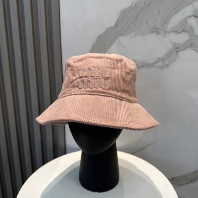 Miumiu缪缪限定新款灯芯绒渔夫帽 棒球帽 灯芯绒纹理渔夫 非常耐看的一款渔夫帽~男女同款 日常出门 自带氛围感 偶尔换换感觉真的太棒了