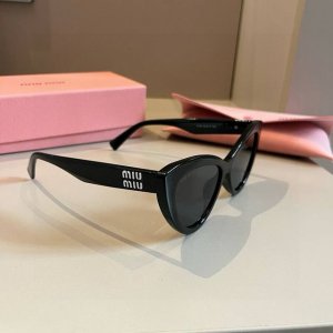 miumiu缪缪 新款太阳墨镜猫眼镜 出行必众备多明星同款 太阳镜