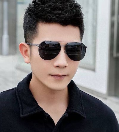 Gucci 男款炫彩飞行员偏光太阳镜 材质：高清尼龙加厚卡槽高清偏光镜片 无边框镜架颜型号：G6705