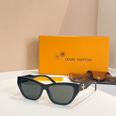 Louis Vuitto*Model：Z2003U Size：53口22-145