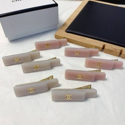 chanel小香 celine赛琳 醋酸Logo边夹刘海夹压夹日常精致小单品 气质百搭小仙女必入单品 宝藏款 闭眼入推荐款 一对