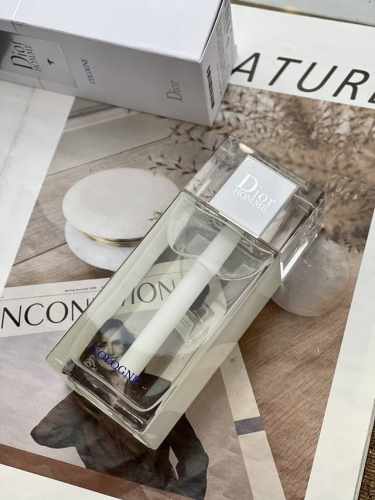原单品质 Dior迪奥桀骜男士经典古龙淡香水125Ml 留香Dior Homme 迪奥桀骜古龙 新包装在基础香调上注入了新的活力 清新柑橘更加直接 柑橘馥奇香调