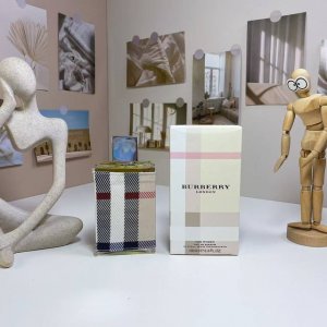 高端品质 Burberry London博柏利 巴宝莉伦敦女士香水100Ml 香调 馥郁花香调 前味 克莱门氏小柑橘、英国蔷薇、忍冬 中味 大溪地花朵、牡丹、茉