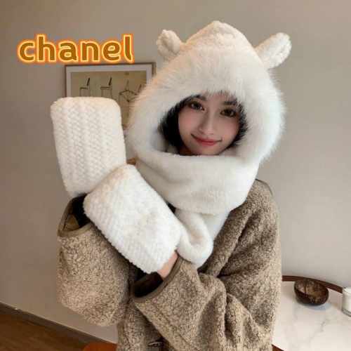 Chanel 三件套拼接款可爱毛绒连帽围脖女秋冬季保暖手套帽子撞色拼色款毛绒围巾
