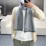 Lv爆款上新 升级版本！非常柔软亲肤！高端男女士围巾 Lv四叶草标志 独家牛货 具有超高羊绒品质才会被此品牌青睐这种精品是市场上及其少见的围巾针织，低调奢华的配