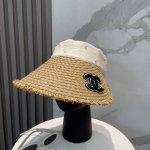 香奈儿新款空顶帽 甜美风 帽子整体因为是空顶的所以夏天不会有闷头的感觉并且不挑发型 脸型！防晒效果不亚于专业的防晒布帽 洋气款入手就对了