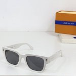 P180 Louis Vuittonmodel：Z2622E Size：52口23-140