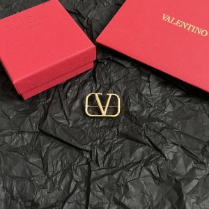 【P80】Valentino 华伦天奴 胸针重磅新品火爆网络来了 简约大方 时尚百搭