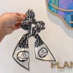 配包装 dior 迪奥 经典字母飘带马尾发圈 蝴蝶结肠圈 高档韩版皮筋 经典花型设计 高端大气 名媛范儿
