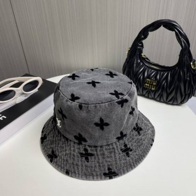 lv路易威登官网高版本 新款牛仔渔夫帽 火爆技术升级，洗水牛仔风街头风十足 更符合现在时尚小哥哥小姐姐的Style，机场街拍超飒！