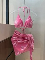 chanel香奈儿灯芯绒经典比基尼三件套适合多种场景的游泳衣 海边 游泳池 温泉 水上乐园 漂流都可以内搭外穿也完全可以 面料 透气舒适 速干弹性的游泳衣更加帖