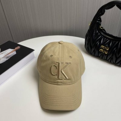 原单正品Ck棒球帽 绝对原单 品质细节都超好 不可多得的好货 关于品牌就不多介绍了 这个潮牌不用多说 其实上影响力已蔓延到世界各地 欧洲亚洲都在追随 众多明星的