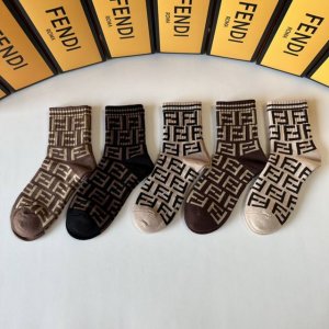 特 配专柜包装 Fendi 芬迪 新款羊毛中长款堆堆袜袜子！一盒五双，专柜同步筒袜袜子，大牌出街，潮人必备超好搭