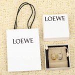 206809 我们出品 Zp6240，量大咨询客服 Loewe菱形截止 第一眼看到立马就喜欢上了L0Ewe 罗意威 Anagram缠丝立体戒指。以及一个带有Lo