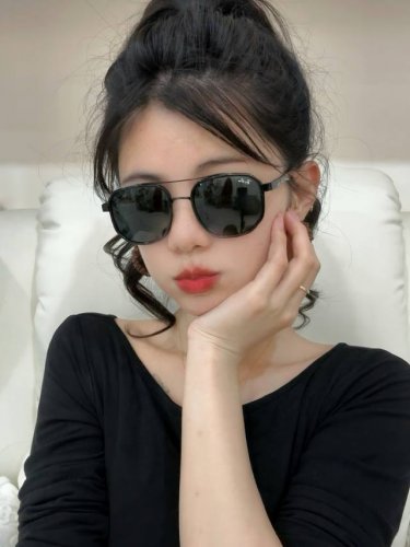 官方同步 品牌:雷朋经典男女士玻璃太阳镜 材质 美国宝丽来高清防爆钢化玻璃镜片 型号 Rb59000
