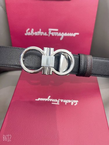 特P170 菲拉格慕是一家意大利奢侈品牌，以其高品质的皮革制品、鞋履和配饰而闻名。菲拉格慕的腰带是其经典产品之一，通常采用优质皮革制作，设计简约而优雅，适合商务