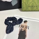 特 配包装 gucci 古驰 经典老花发圈 带头上或者手上都非常好看 时尚百搭人手必备单品