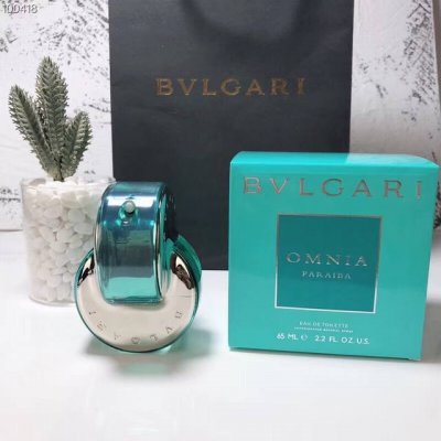 专柜品质 Bvlgariomnia paraiba宝格丽碧玺女士淡香水65Ml绿色车轮 香調:清新花果香调 前味:庫拉索酸橙、百香果 中味:西番莲、巴西栀子花